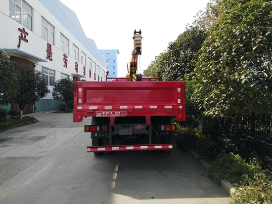 重汽王牌隨車(chē)吊