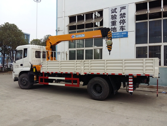 東風商用新款單橋隨車吊