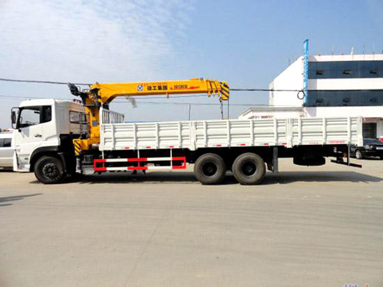 東風(fēng)天龍后雙橋隨車(chē)吊