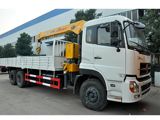 東風(fēng)天龍后雙橋隨車(chē)吊