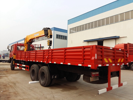 東風(fēng)153后雙橋隨車(chē)吊