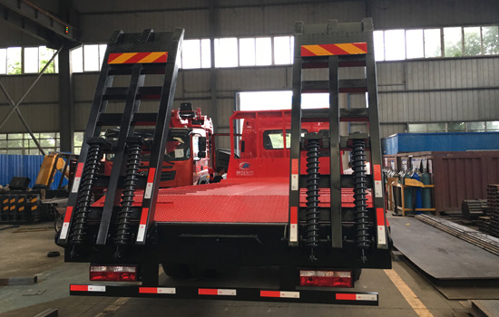 【國(guó)五】江淮小三軸挖機(jī)平板車(chē)