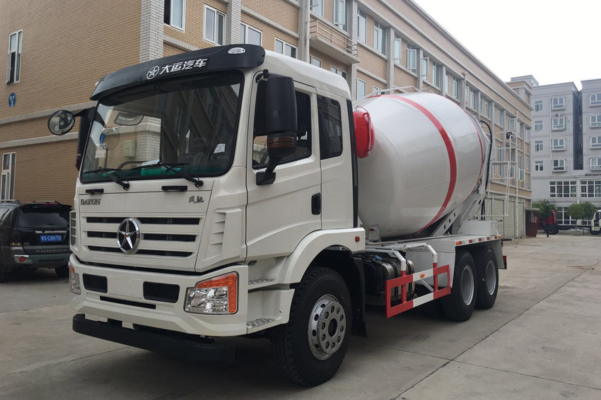 大運(yùn)8方攪拌車