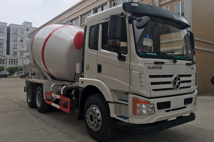 大運(yùn)8方攪拌車