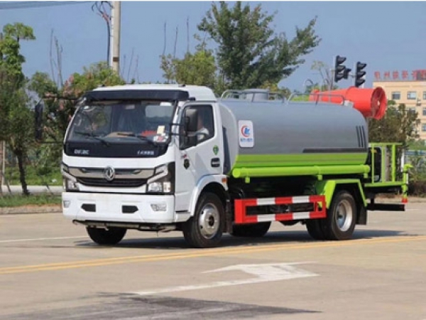 國(guó)六大多利卡 7.5噸 噴霧車